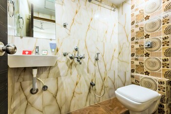 Hotel Bkc Palace Bathroom