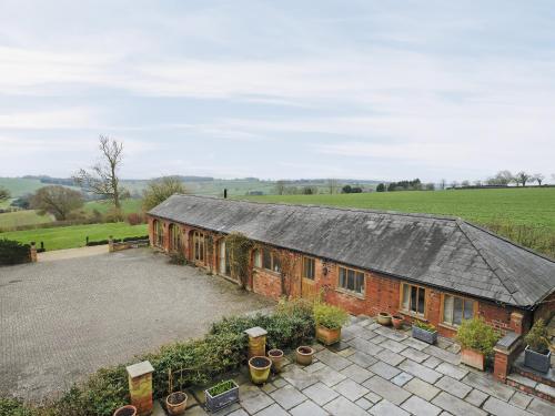 The Stables At Weedon Hill Farm ( استابلس ات ویدون هیل فارم) 
