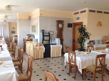 Hotel Tirreno Interior Detail
