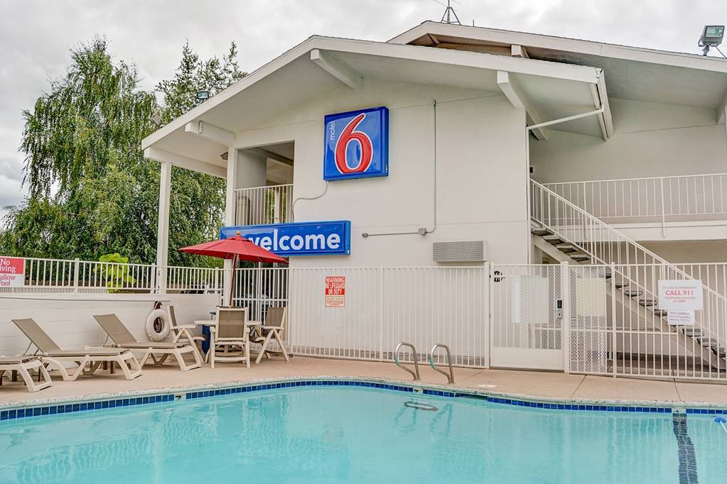 () pool  () pool
