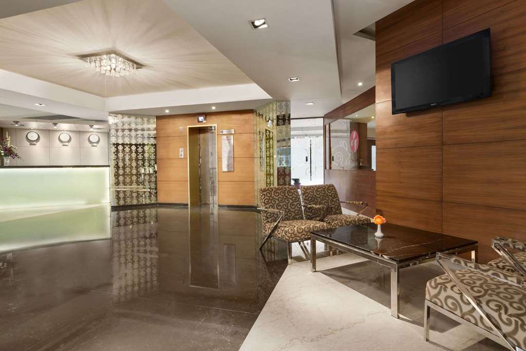 Ramada Navi Mumbai Lobby view