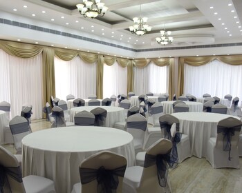 Hotel Reech Banquet Hall