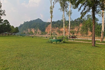 Corbett Riverside Resort 