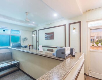 Hotel Parklane Reception