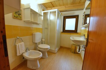 Hotel Du Grand Paradis & Wellness La Baita Bathroom