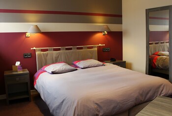 Hostellerie De La Mer Guestroom