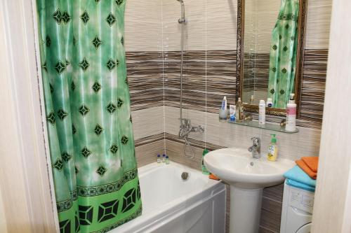 Apartment On Pionerskaya 70 