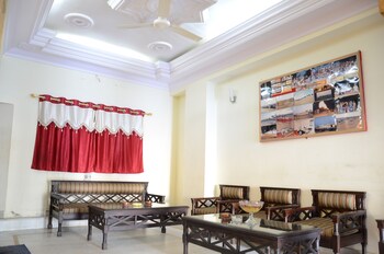 Hotel Sohandeep Lobby Sitting Area