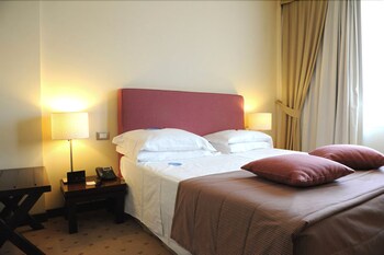 Hotel Casali Guestroom
