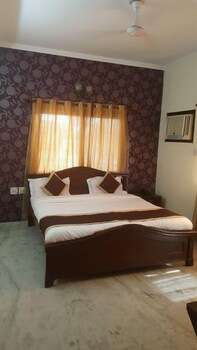 Hotel The Orion Gopal Bhawan Guestroom