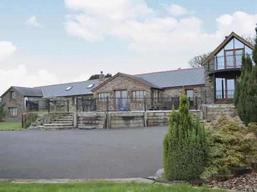 Ty Cerrig Farmhouse 
