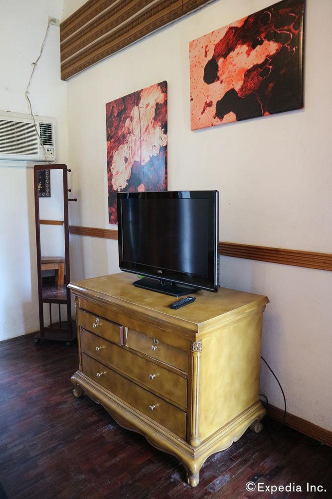The Lotus Garden Suites 