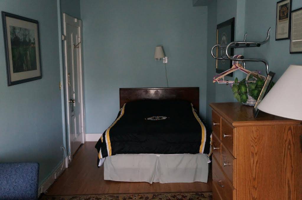 463 Beacon Street Guest House 