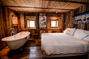 Hotel Du Grand Paradis & Wellness La Baita Guestroom