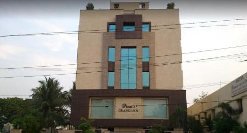 Ponnis Grand Inn (پونیس گرند این) 