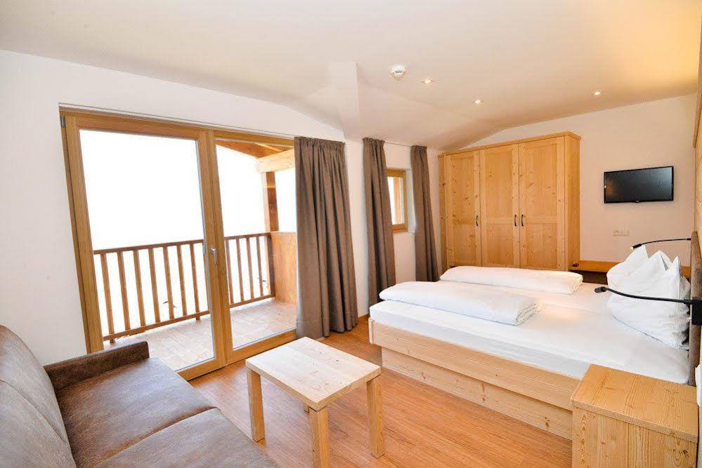Hotel Fernblick (هتل فرنبلیک) 