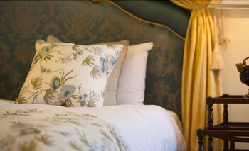Champneys Henlow Guestroom