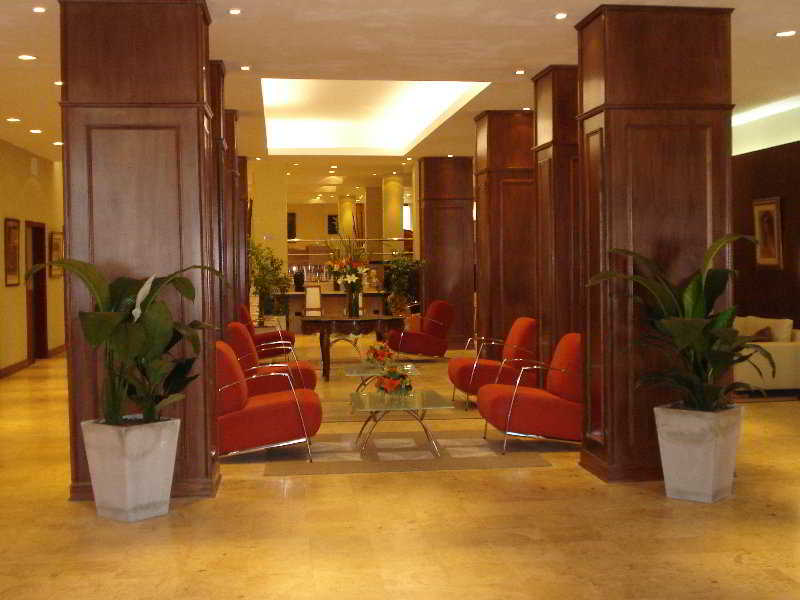 Gran Hotel Dora Lobby