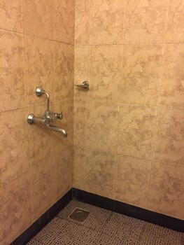 Morjim Coco Palms Resort Bathroom