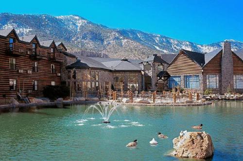 The Resort On Mount Charleston ( ریزورت آن مونت چارلستون) 