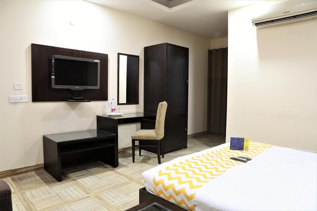 Fabhotel Aksh Palace Golf Course Road 