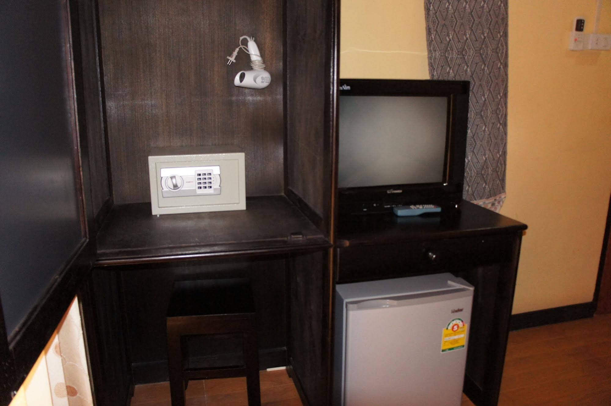Singharat Guest House 