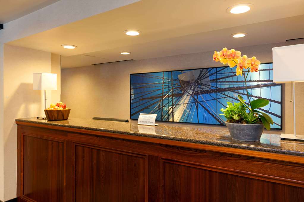 Wyndham Boston Beacon Hill (ویندهام بوستون بیكون هیل) Lobby view