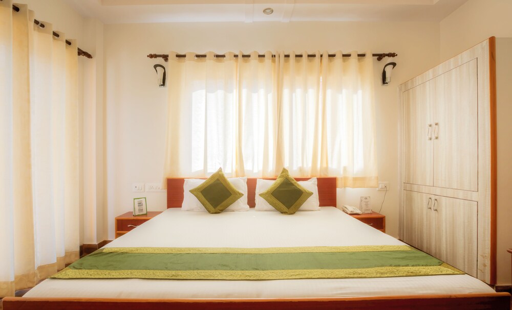 Treebo The Lily Guestroom