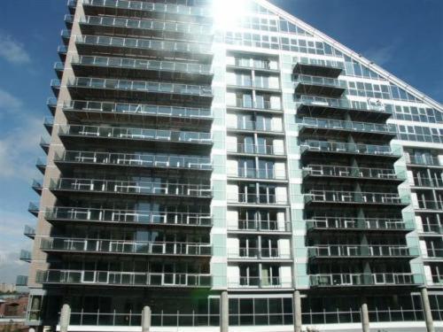Travelling Light Apartments @ The Edge 