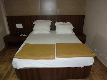 Hotel Regal Palace Guestroom