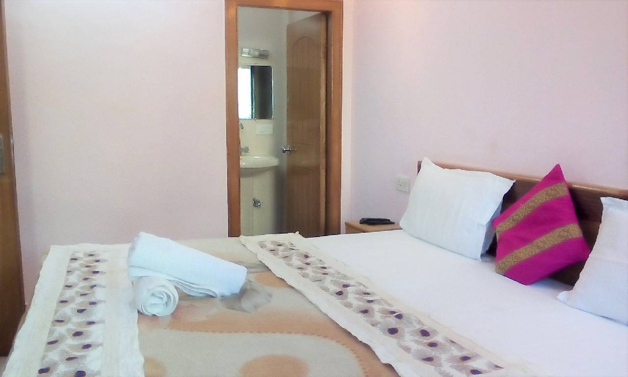 Hotel Ganesha Inn 