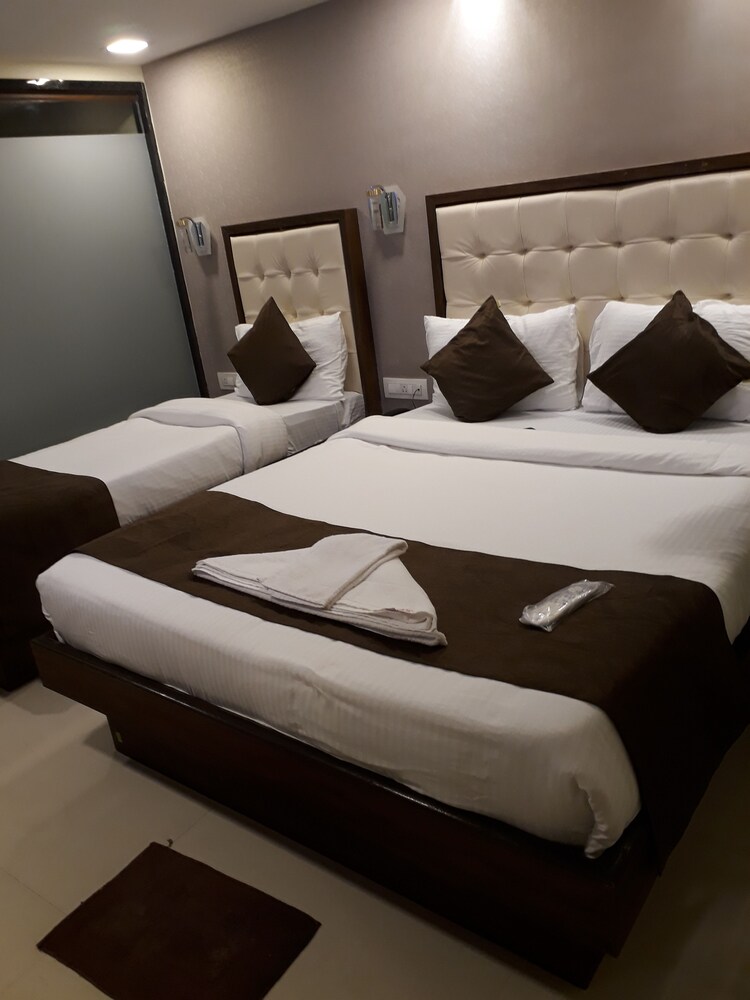 Garden Creek Residency Guestroom