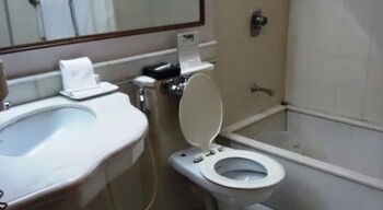 Regent Hotel Andheri Bathroom