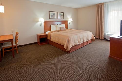 Candlewood Suites Houston I 10 East (كاندلوود سوئیتس هوستون ای ۱۰ ایست) 