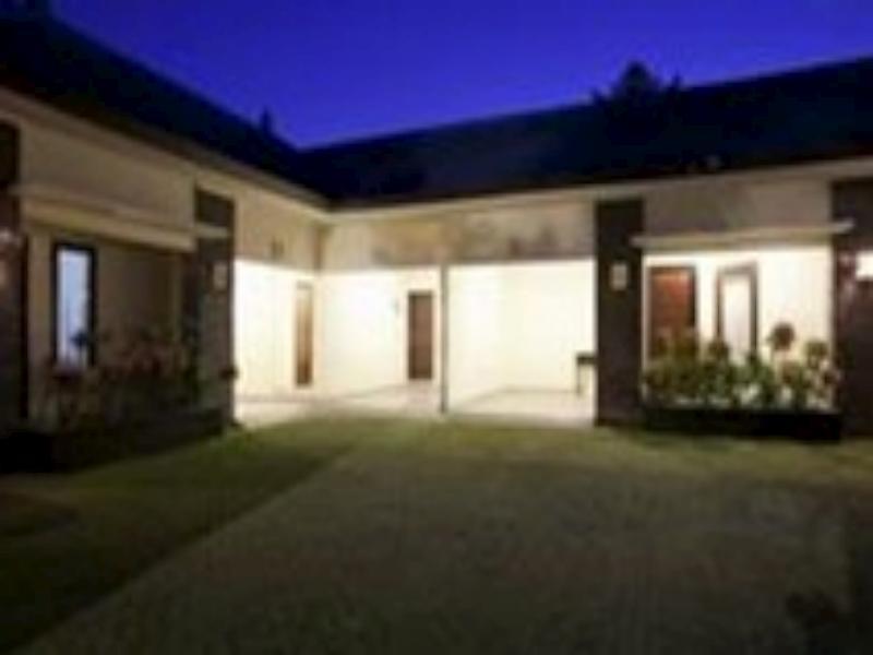 Pondok Raya 828 Guest House 