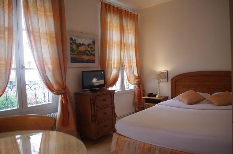 Hotel Villa Escudier (هتل ویلا اسكودیر) General view