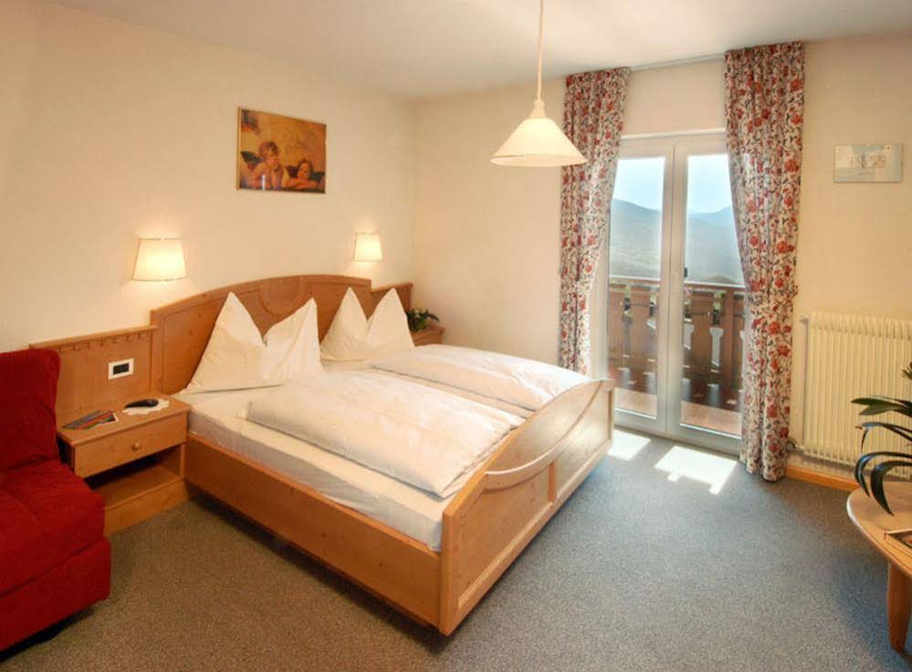 Hotel Fernblick (هتل فرنبلیک) 