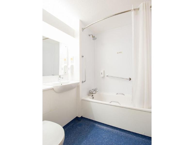 Travelodge Scotch Corner A1 Southbound Room