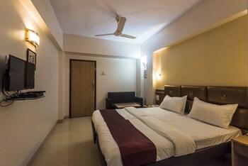 Hotel Vashi Inn 