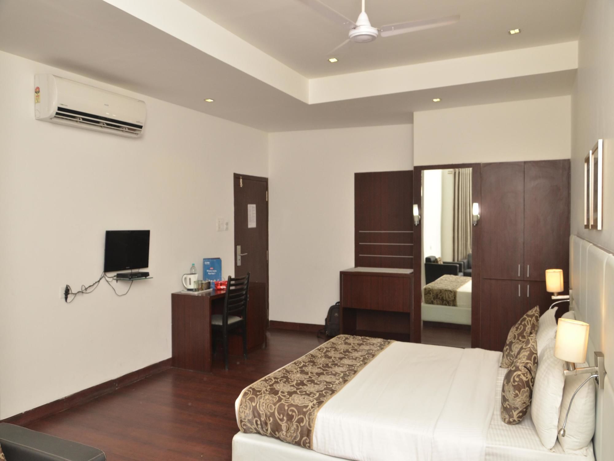 Oyo 2037 Hotel Manor 