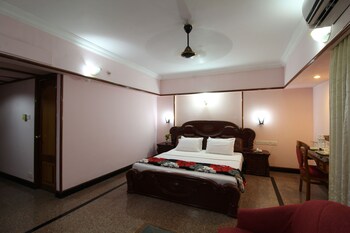 Mayura Residency Guestroom