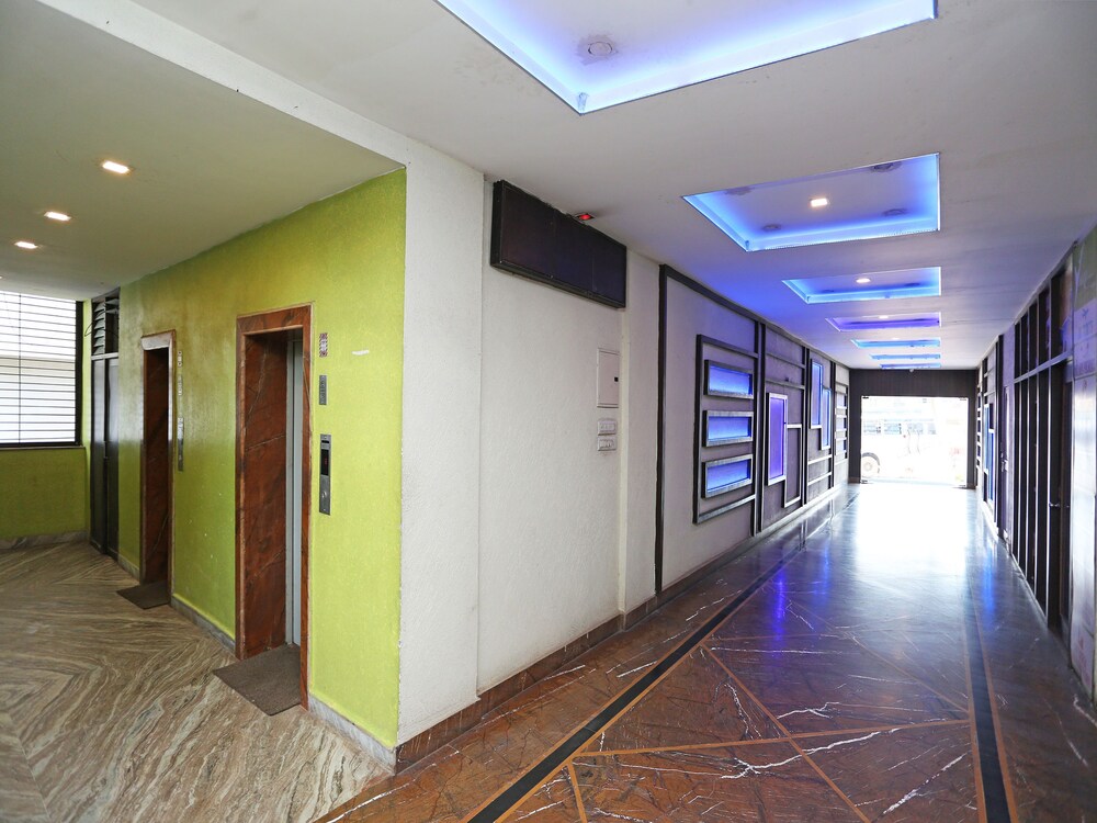 Oyo 3336 Hotel Mantri Residency Hallway