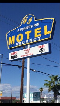 A Fisher's Inn Motel Hotel Entrance