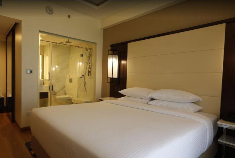Courtyard By Marriott Surat Room