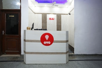 Oyo 16562 Flagship Sector 11 Reception