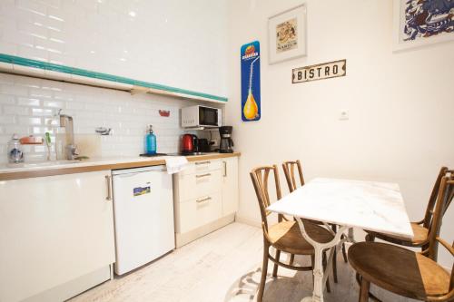 Colombet Stay's Le Marché Aux Fleurs 