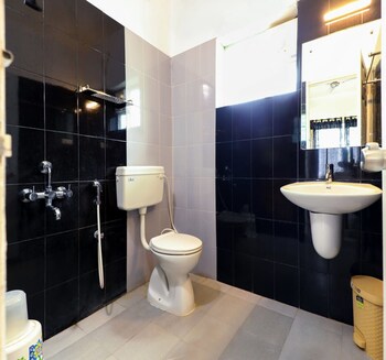 Kallat British Resort A Wandertrails Stay Bathroom