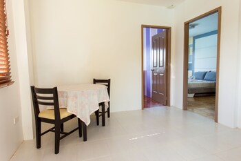 Coron Underwater Garden Resort Guestroom
