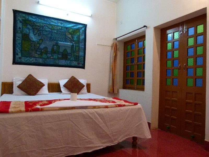 Gajanand Guest House 
