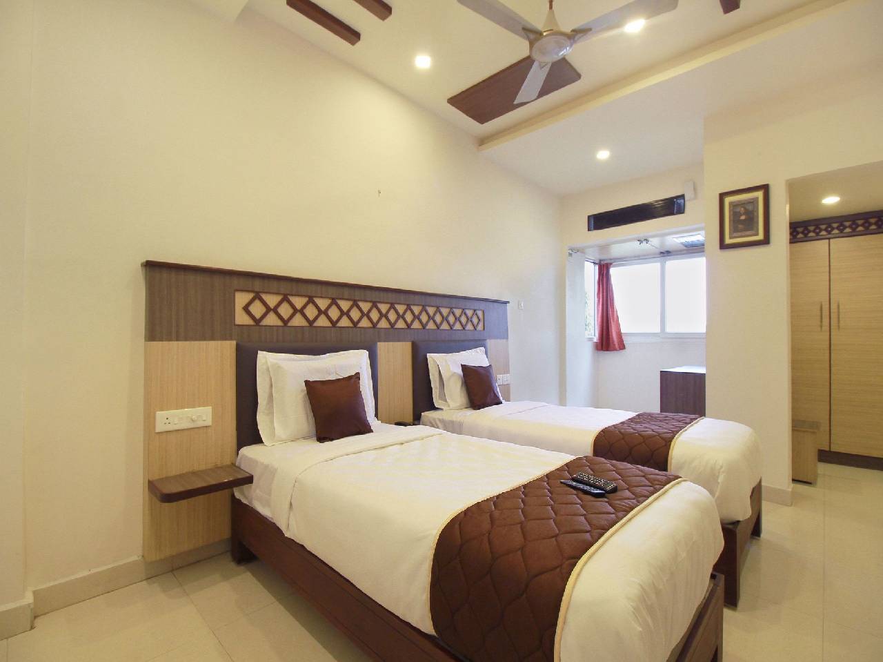 Oyo 11489 Pkn Classic Regency 
